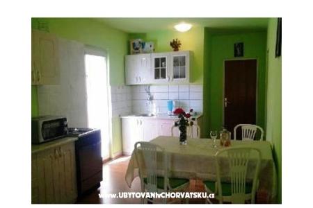 Villa Sиra - apartmani s  bazenom фото 4
