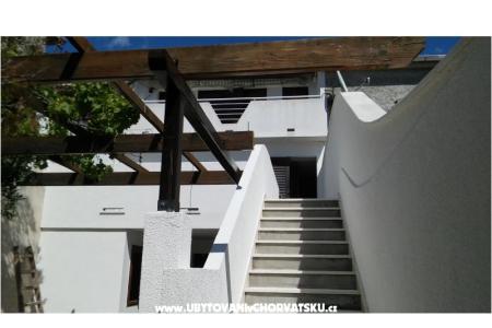 Renovated old house near sea in Pag фото 2