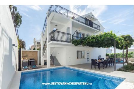 Villa Marante с бассейном Podstrana Хорватия