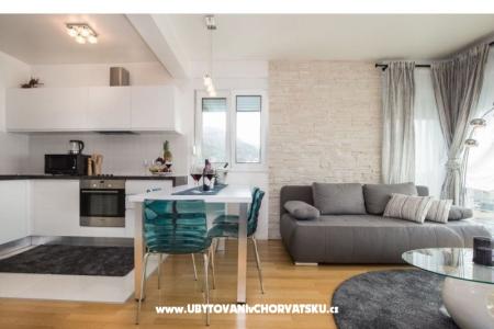 Bubbles Luxury Penthouse with jacuz фото 3