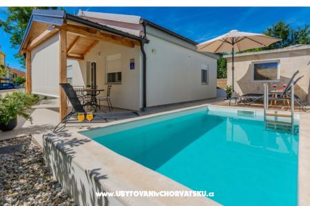 Holiday house Elena Привлака Хорватия