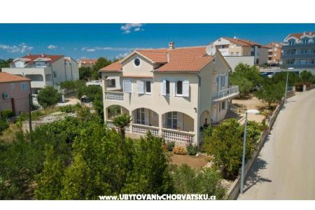 апартаменты Duzelovi dvori  Vodice Хорватия