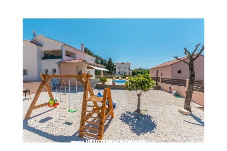 Holiday house vila Kunfin – фото 3