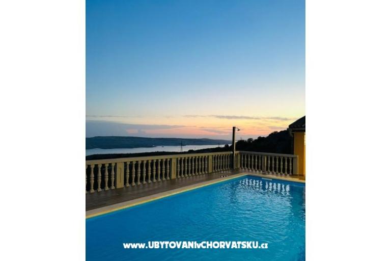 Villa Robert 2 с бассейном Cesarica – фото 2