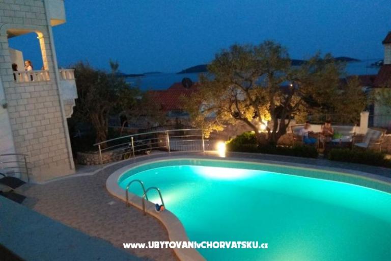 апартаменты Villa MANDINA с бассейном – фото 4
