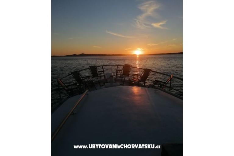 Tourist boat - Robinson Tourism – фото 3