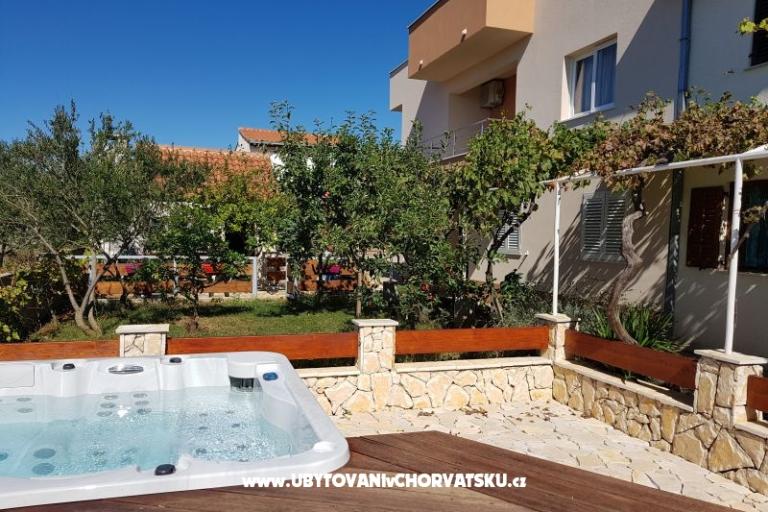 апартаменты Krešimir  OD 30 EUR – фото 2