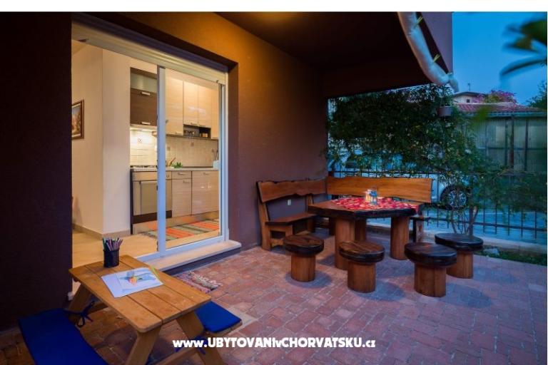 LAURA, 110 m2 pool, 100 m to beach – фото 4