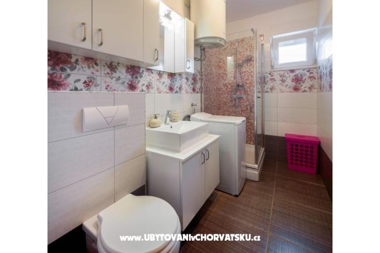 LAURA, 110 m2 pool, 100 m to beach – фото 8